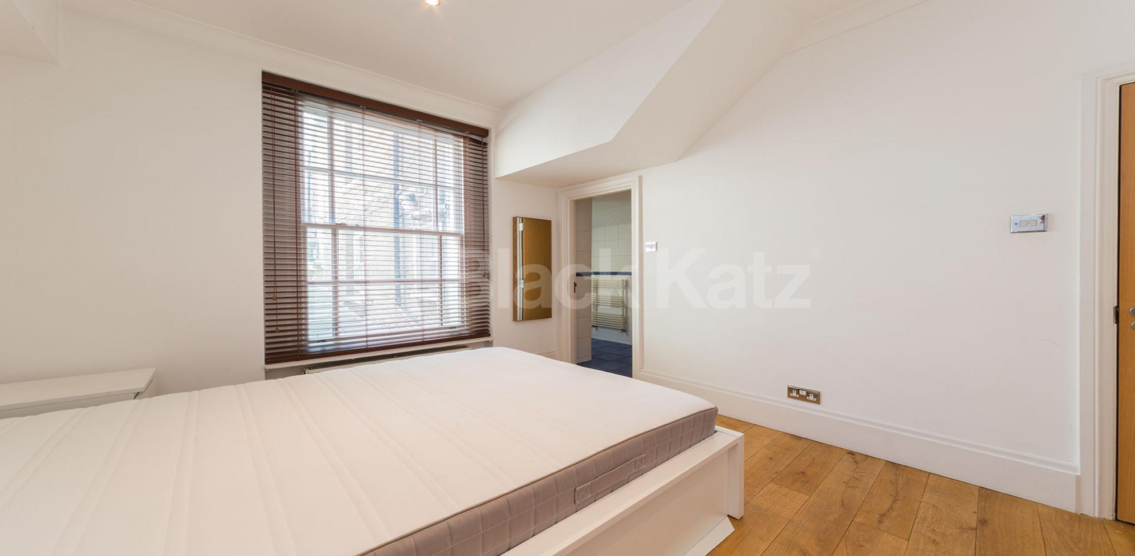 			FANTASTIC 1 BED IN A WELL MAINTAINED BUILDING, 1 Bedroom, 1 bath, 1 reception Flat			 Bridport Place , ISLINGTON-SHOREDITCH PARK 